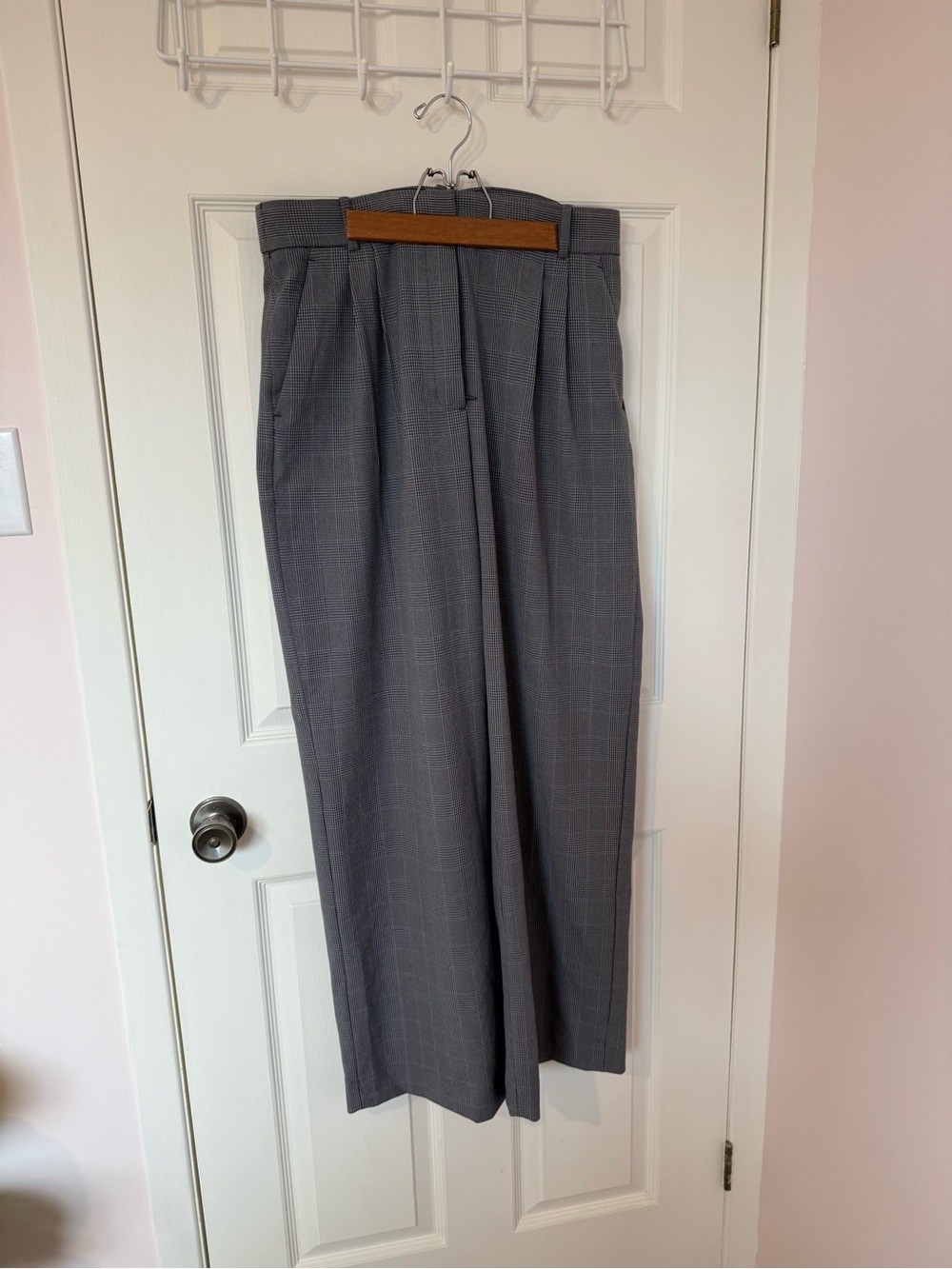 Abercrombie & Fitch Gray Windowpane Pleated Dress Pants